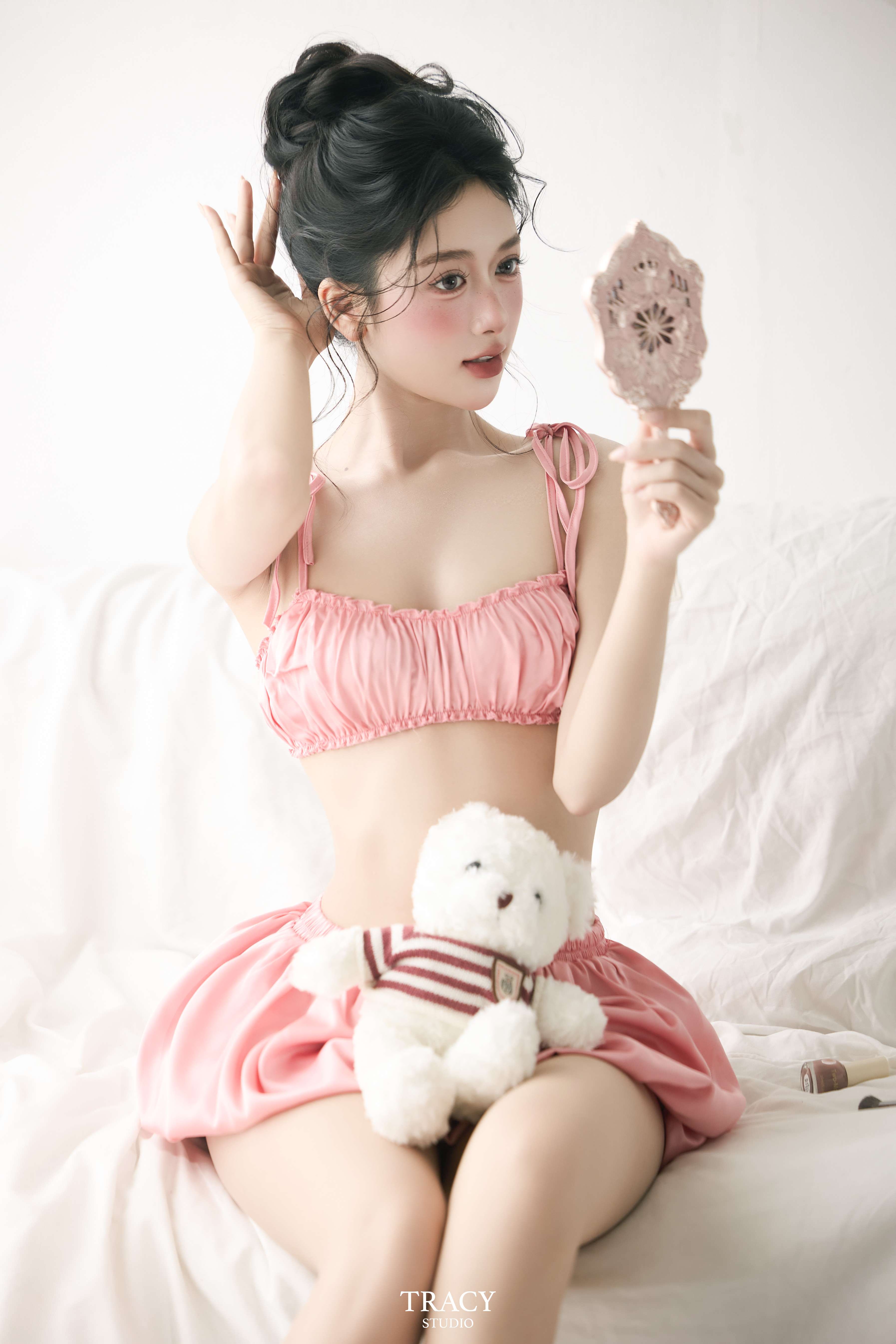 frontend/img/gallery/concept-sexy/tracy-studio-chup-concept-sexy-pinky (1).jpg